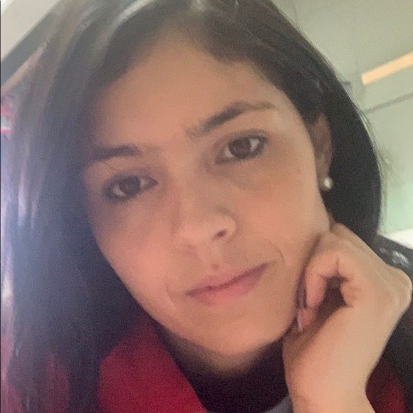 Meet your Posher, Lorena - Picture 1 of 1